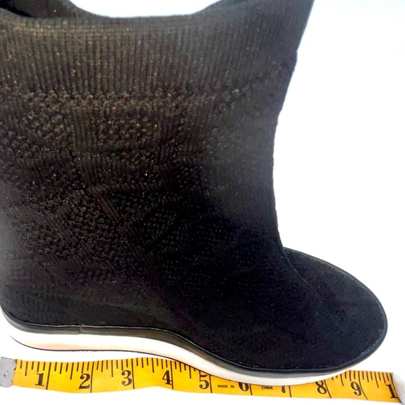 FREE! CLEARANCE DKNY with ANY Purchase Leather/Textile Black High Tops NWOT - Picture 6 of 13